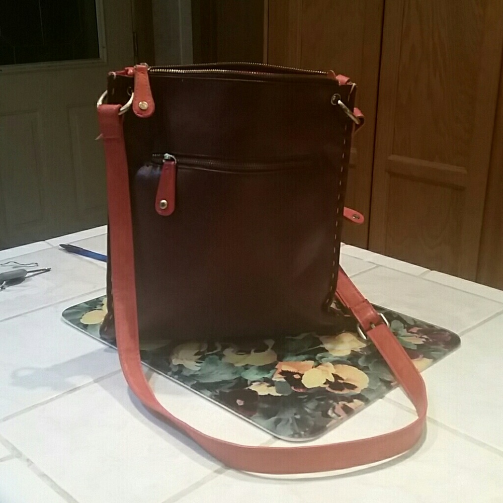 Shiraleah Chicago Crossbody Bag